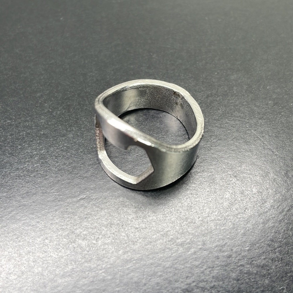 Beer Opener Ring + Keyring - Picture 3 of 6